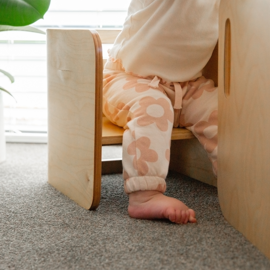 Ohbubs Kids Table and Chairs